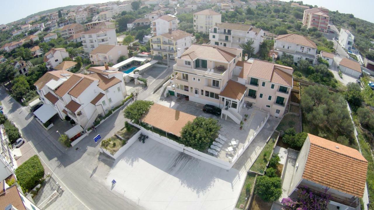 Apartments Fumija Traù Esterno foto
